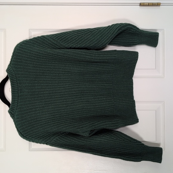Green Sweater - Picture 3 of 4